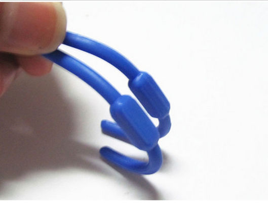 Étiquette de linge en silicone RFID UHF pour la gestion des vêtements Fréquence 860 - 960 MHz
